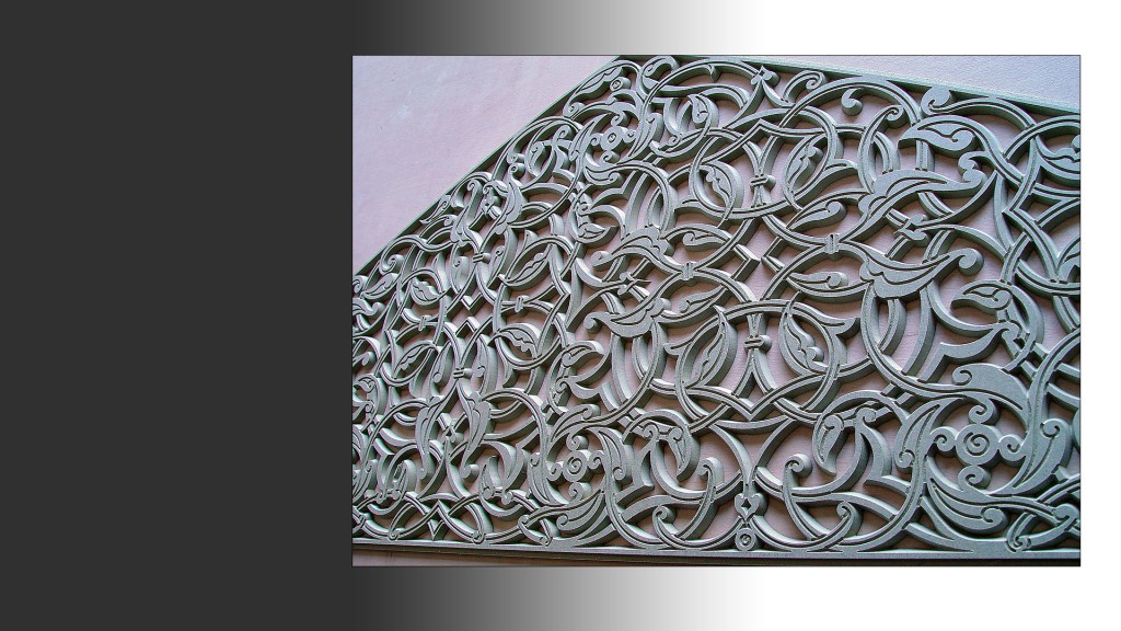Very intricate fretwork screen in 3D with engraving.